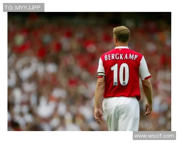 德罗巴足球明星挂件收藏品完美呈现传奇球员风采，球迷必备纪念精品